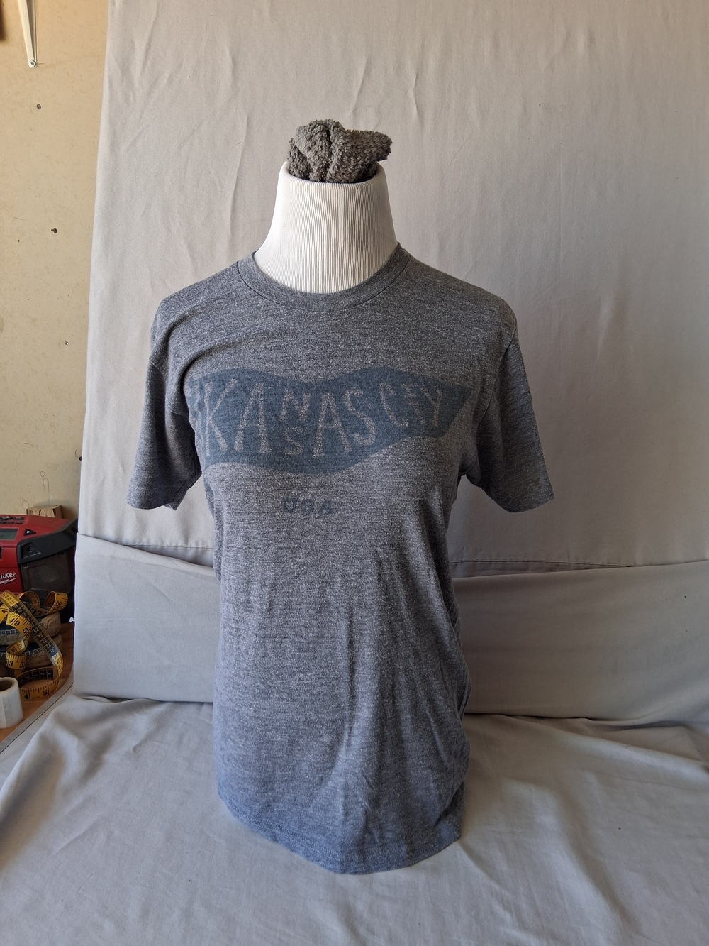 Women's Bellboy Gray T-shirt  w/ Kansas City, U.S.A. Logo : Size Small